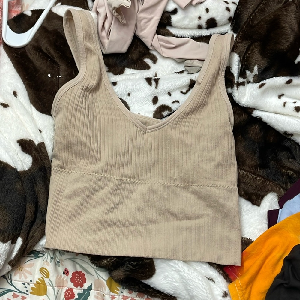 Cropped aligned tank top